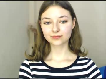 girl
        vivien_leight cam image #1002166