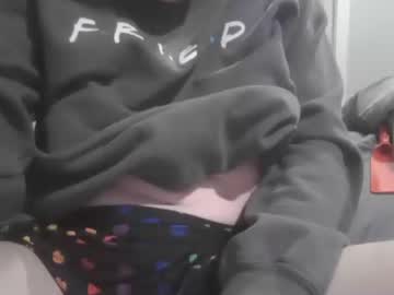 girl
        whiplashryan cam image #2477792