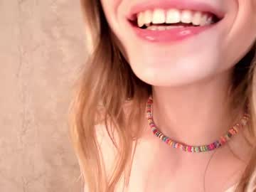 girl
        brenda_rogerss cam image #2318396