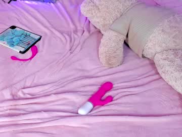 girl
        _servuss_ cam image #6057541
