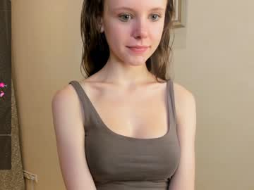 girl
        maryrogersa cam image #2286077