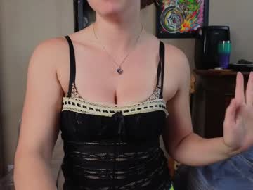 girl
        chroniclove cam image #6628346