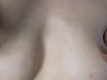 girl
        lauratanguy cam image #5463442