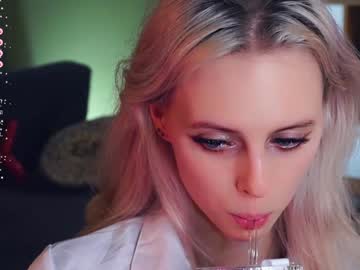 girl
        audreycarvin cam image #4952083