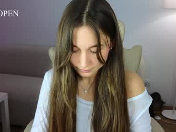 girl
        ambertan1 cam image #6046250