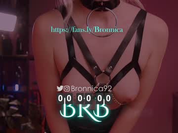 girl
        bronnica cam image #2373534