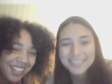girl
        erickavee21 cam image #2540223