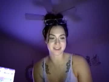girl
        leia_renae cam image #4754876
