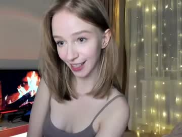 girl
        happiness_s cam image #3049219