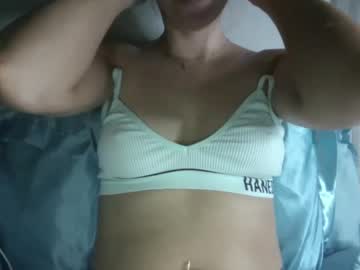 girl
        mollyharttt cam image #7013331