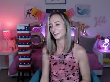 girl
        holihurricane cam image #6644875