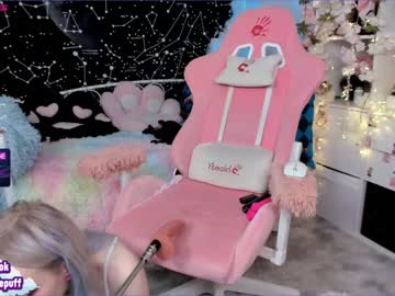girl
        littleflufflepuff cam image #789083