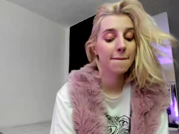 girl
        kenziedawton cam image #4097906
