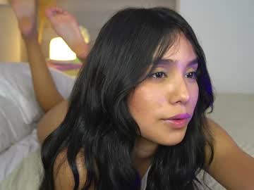 girl
        veroniqe_lounge cam image #1866997