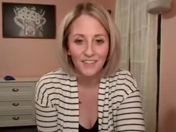 girl
        joliexx41 cam image #3431666