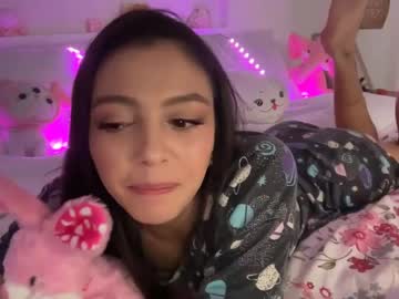 girl
        keirasworld cam image #6794211