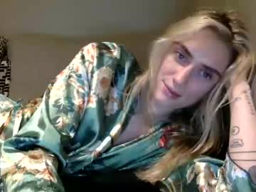 girl
        yogagirl777 cam image #229067