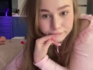 girl
        whoisalisa cam image #4690540