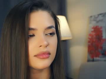 girl
        zarabeamer cam image #6806567