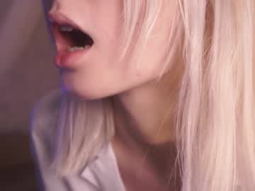 girl
        alodiedonnay cam image #5640855