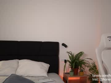girl
        aria_diaz cam image #4067633