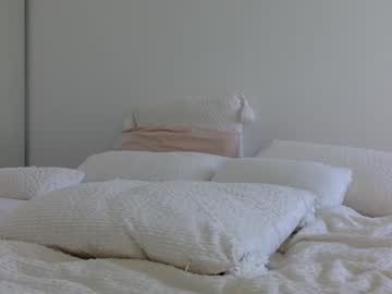 girl
        alaiaxox cam image #3159301