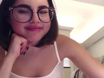 girl
        playnofuckinggames cam image #1211263