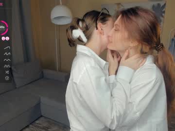 couple
        _hollydolly_ cam image #3048127