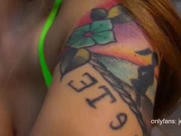 girl
        therealbonnieclydex cam image #1153120