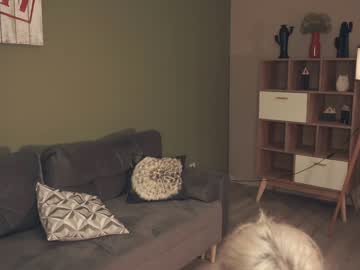 girl
        audreycarvin cam image #3622439
