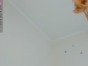 girl
        molly__meow cam image #4047766