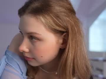 girl
        april_blush cam image #3915204