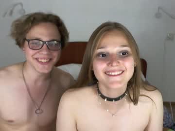 couple
        nikolkdman cam image #1765070
