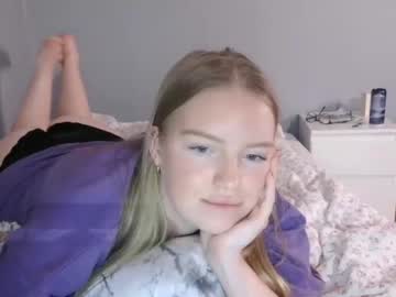 girl
        sarah_marley cam image #4960046