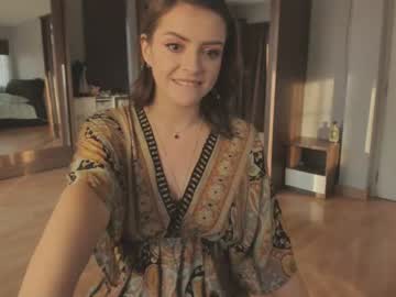 girl
        lesya_krutalevich cam image #712331