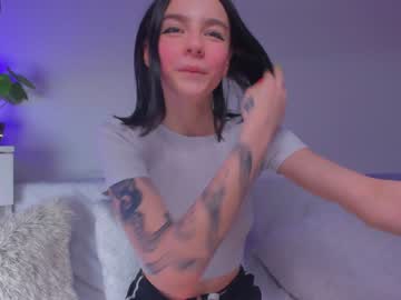 girl
        gabbi_i cam image #7098