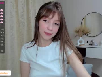 girl
        shy_thumbelina cam image #198250