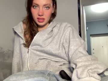 girl
        angel_from_sky cam image #4705313