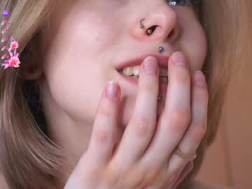 girl
        odeliabrownell cam image #5682515
