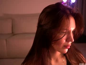 girl
        shiningstarrr cam image #6312748