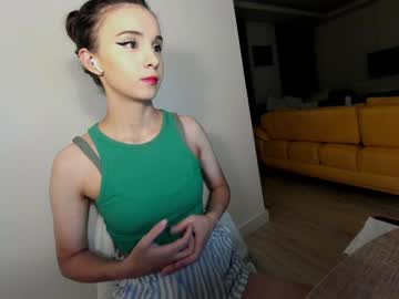 girl
        ehotlovea cam image #32534