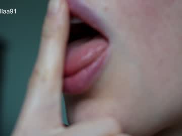 girl
        ellaa91 cam image #3975625