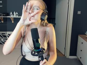 girl Nude Cam Girls Playing Games with mind_of_heart