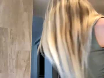 girl
        mishapalmer cam image #6428753