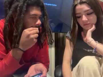 couple Nude Cam Girls Playing Games with solanahuncho