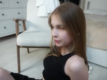 girl
        hildgaillard cam image #6720020