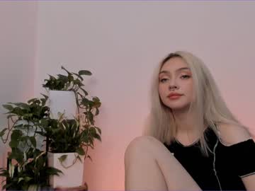 girl
        elizabeth__gray cam image #489793