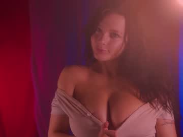 girl
        lorienn cam image #3827704