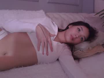 girl
        sarasuo cam image #2415532