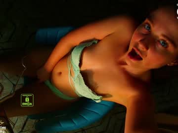 girl
        demurelixir cam image #4501148